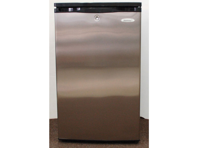 Compact and Slim Refrigerator 220-240V 50/60HZ Multistar® MS90LSS