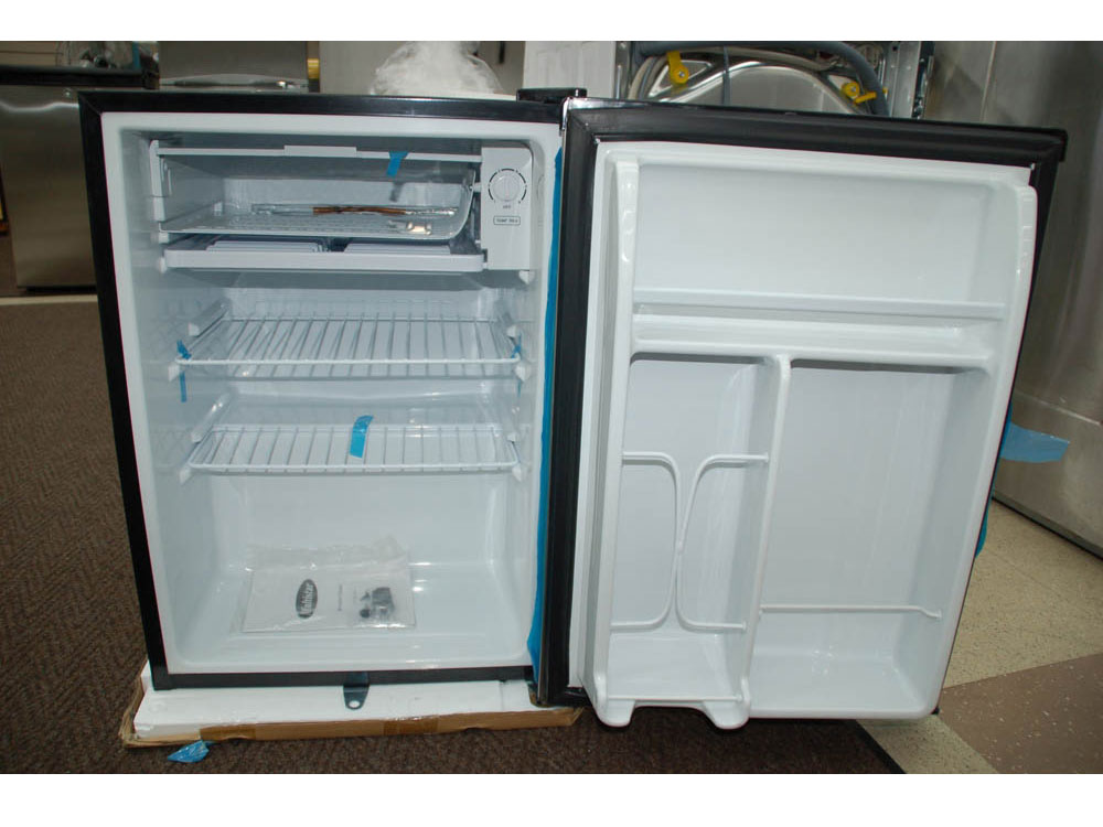 Compact and Slim Refrigerator 220-240V 50/60HZ Multistar® MS78RSS